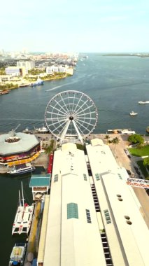 Dikey hava görüntüleri. Skyview Miami Şehir Merkezi Bayside