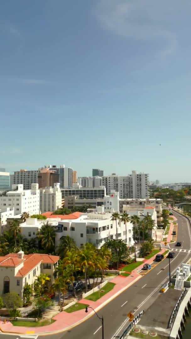 Vertical Aerial Video Indian Creek Drive Miami Beach — Stockvideo