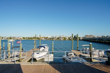 Wrightsville Sahili 'nde körfezde gemiler