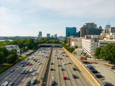 Atlanta Georgia 'da trafik sıkışıklığının hava aracı fotoğrafı.