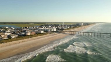 Wrightsville Plajı Johnnie Mercer 'ın 4. İskelede balık avlama görüntüleri.
