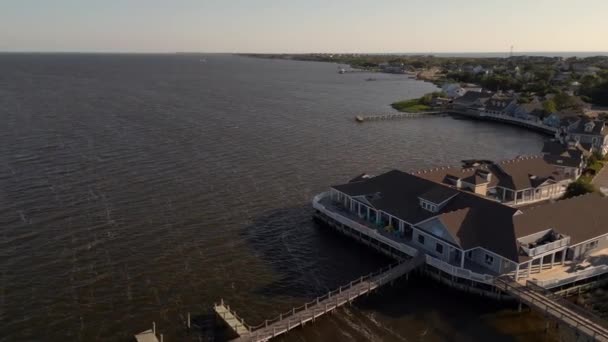 Aerial Video Waterfront Shops Duck North Carolina — Stockvideo
