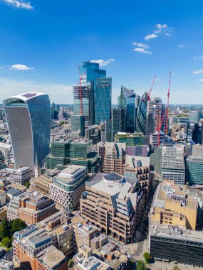 Londra 'nın merkezinde dikey fotoğraf.