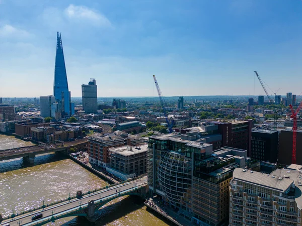 Londra Bankside UK 'deki binaların havadan çekilmiş fotoğrafı.