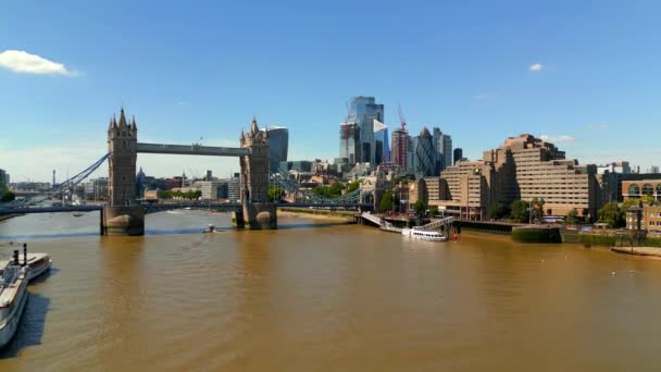 Aerial Video Establishing Shot Tower Bridge City London River Thames — стоковое видео