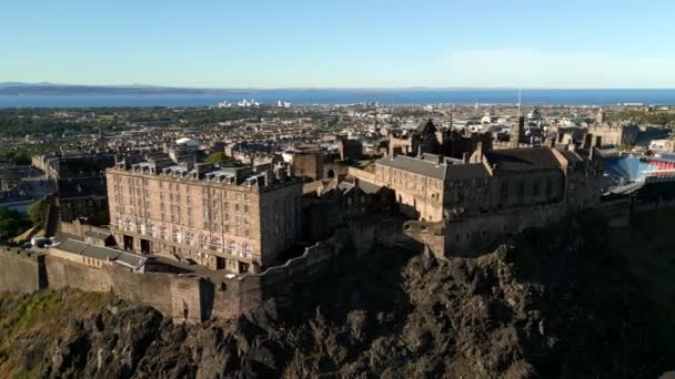 Edinburgh Castle Scotland Shot Aerial Drone — Stockvideo