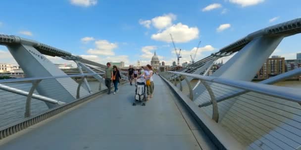 Millennium Bridge London Motion Video — Video Stock