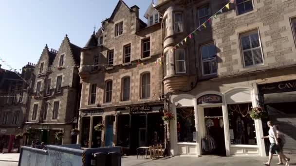 Shops Cockburn Street Edinburgh Scotland — Stock video