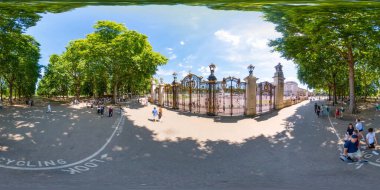 360 photo gates to Buckingham Palace London UK