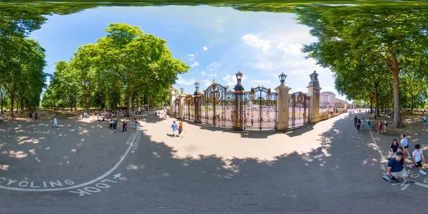 360 Photo Gates Buckingham Palace London — Stockfoto