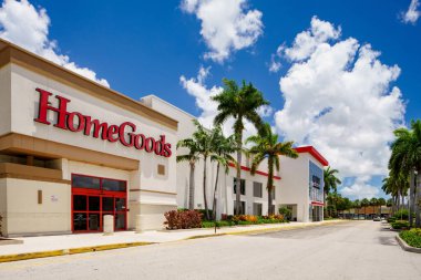 Pembroke Pines, FL, USA - July 30, 2022: Home Goods Pembroke Pines Florida