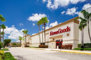 Pembroke Pines, FL, USA - July 30, 2022: Home Goods Pembroke Pines Florida