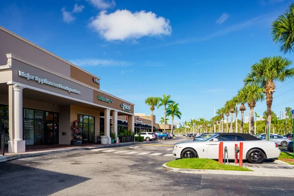 Miami Usa July 2022 Businesses Sunny Isles Square Center Plaza — Foto de Stock