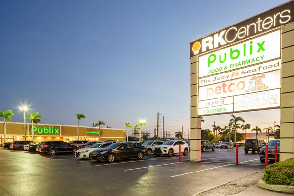 Hallandale Beach Usa August 2022 Night Photo Publix Supermarket Hallandale — Zdjęcie stockowe