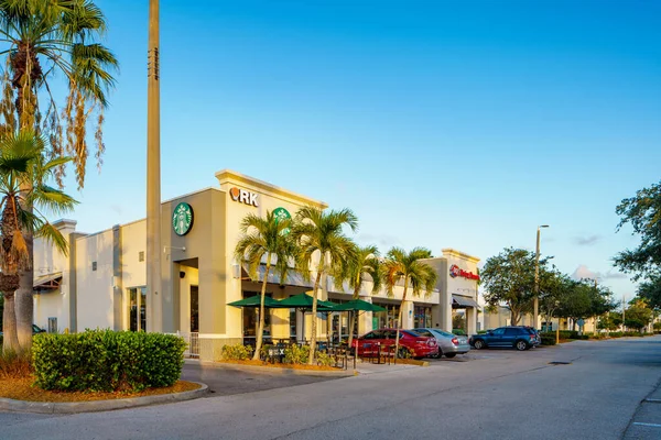 Stuart Usa August 2022 Starbucks Center Pineapple Commons Stuart — Stockfoto