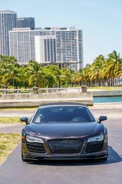 Photo Audi Spyder Sports Car Shot Outdoors Miami — 图库照片