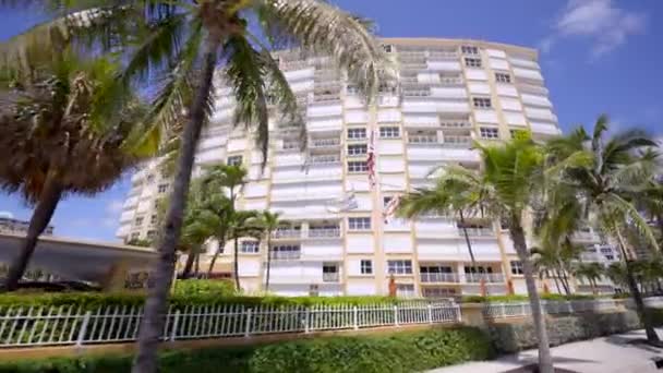 Bermuda House Condominium Pompano Beach Moving Video — стокове відео