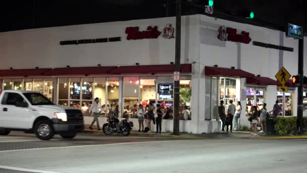Miami Beach Usa August 2022 Night Footage Manolo Argentinian Restaurant — ストック動画