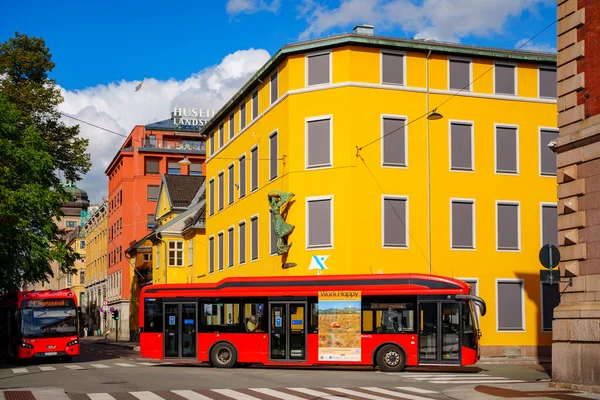 Rode Openbare Bus Oclo Noorwegen — Stockfoto