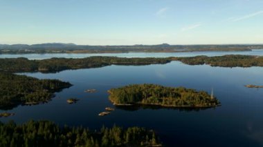 Norveç 'teki adalar boyunca elektrik hatları
