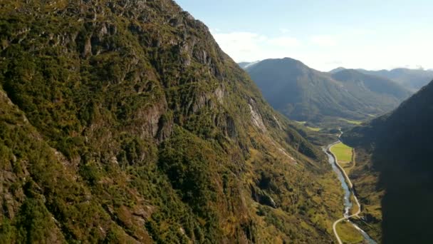 Drone Aérien Volant Près Des Montagnes Norvège Trip Footage — Video