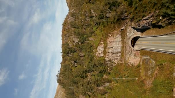 Вертикальний Повітряний Виліт Вистрілив Тунель Норвегії Під Горами — стокове відео