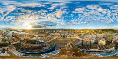Hava 360 eşköşeli küresel manzara Oslo Norveç demiryolu rayları