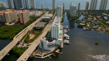 Hava görüntüsü 400 Sunny Isles lüks deniz manzaralı apartmanlar