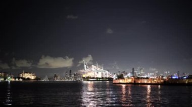 Miami Limanı, South Pointe Parkı 'ndan 8k' lik video görüntüsü