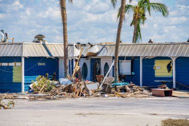 Fort Myers, FL, ABD - 1 Ekim 2022: Ian Fort Myers FL Kasırgası 'ndan yıkılan işletmeler