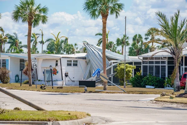 美国佛罗里达州迈尔斯堡 Fort Myers 2022年10月1日 飓风伊恩 迈尔斯堡摧毁的移动房屋 — 图库照片