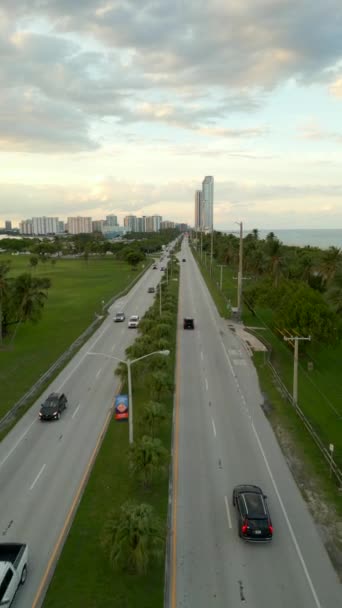 Aérea Vertical Miami Beach Collins Avenue Hacia Norte — Vídeo de stock