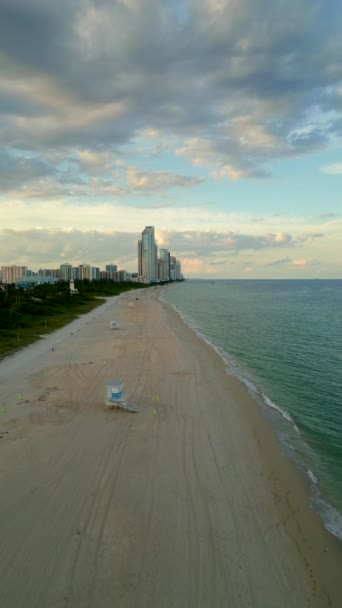 迈阿密Fl 4K垂直航拍海滩 — 图库视频影像