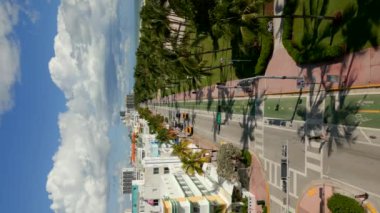 Miami Beach Ocean Drive dikey İHA videosu