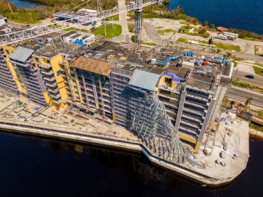Port Charlotte, FL, ABD - 8 Ekim 2022 Sunseeker Resort Charlotte Harbor vinci Ian Kasırgası 'ndan ağır rüzgarlar yüzünden çöktü