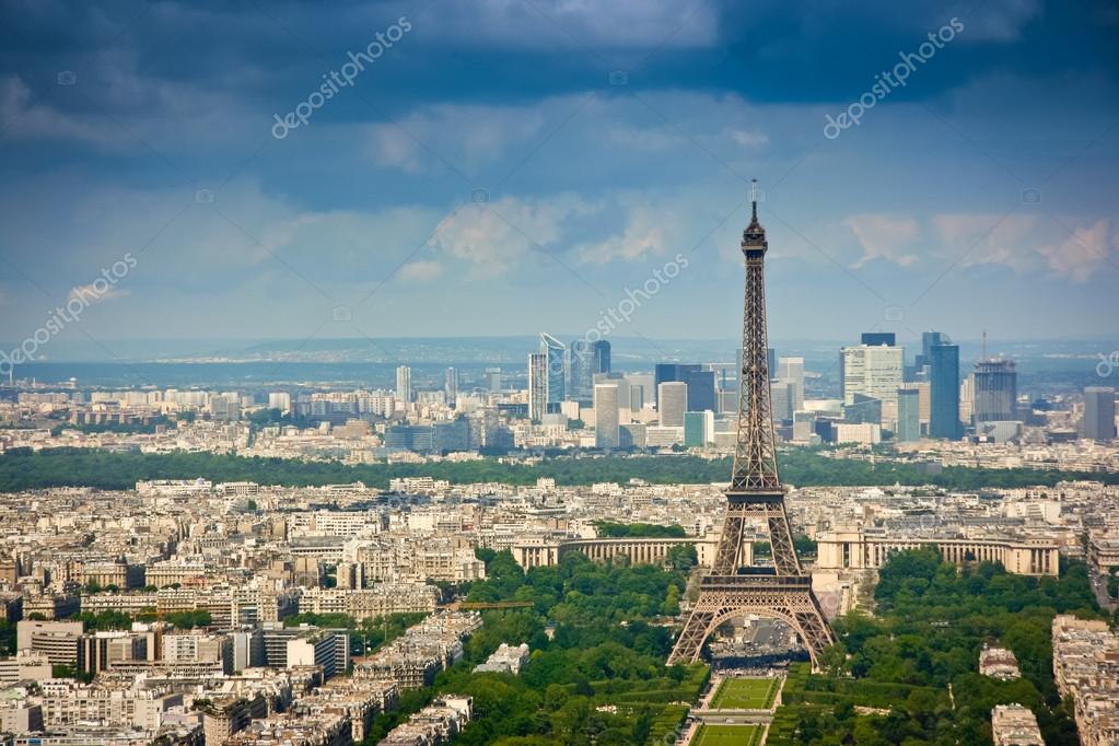 Tour Eiffel Et Quartier De La Defense Image Libre De Droit Par Msavoia C