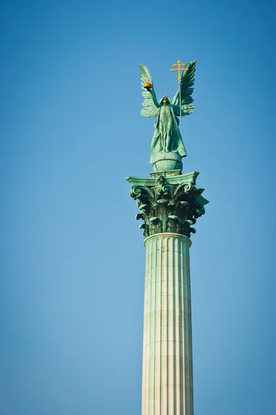 Estatua del Arcángel Gabriel — Foto de Stock