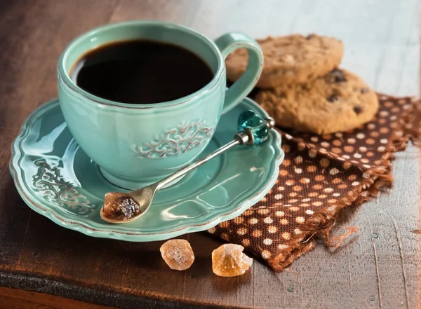 Uma Xícara De Café E Marshmallows Com As Morangos Frescas Em Espetos Foto  de Stock - Imagem de sobremesa, quente: 72783746