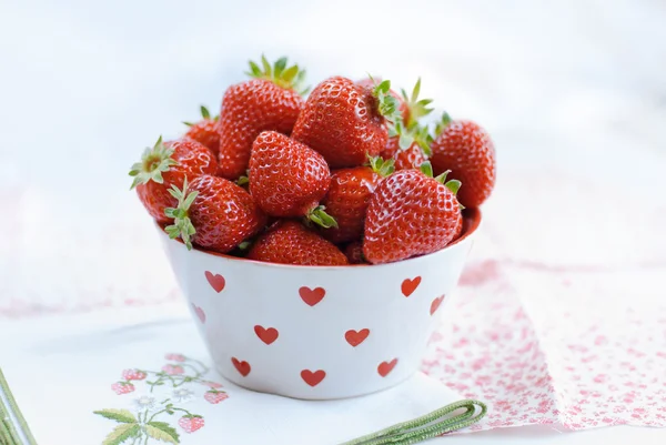 Frische reife Erdbeeren — Stockfoto