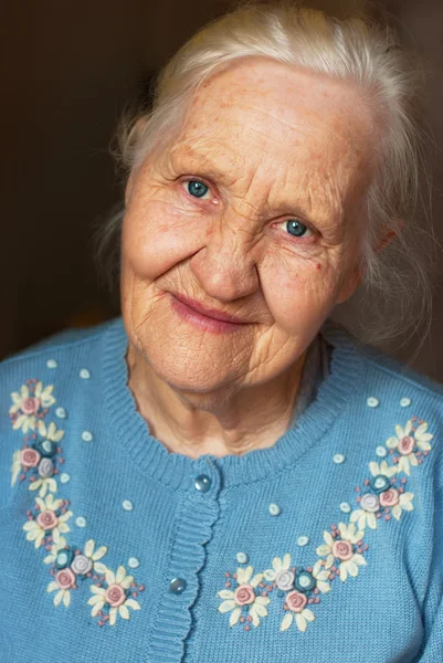 Smiling elderly woman — Stock Photo, Image