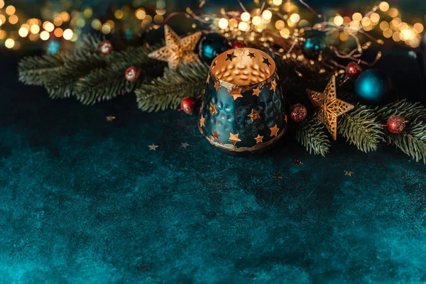 Fundo Natal Com Uma Decoração Festiva Castiçal Abeto Lugar Para — Fotografia de Stock