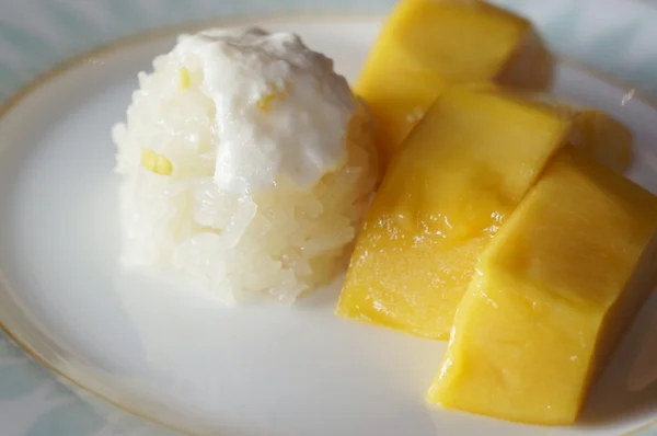 Mango yapışkan pirinç