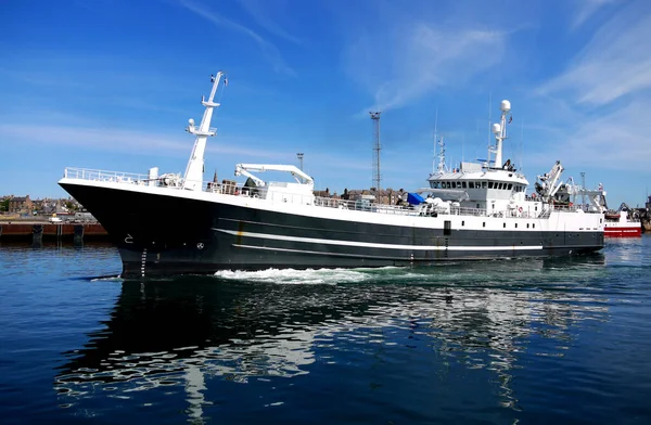 Fishing Vessel Leaving Port Fishing Grounds — Stock Photo, Image