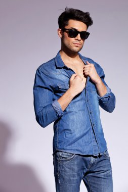 genç çekici moda erkek
