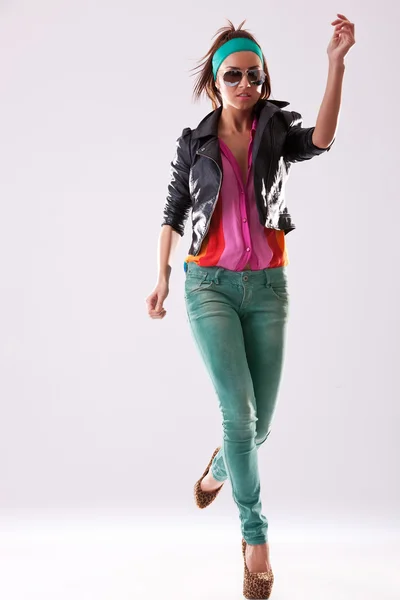 Woman fashion model jumping — Stock Photo, Image