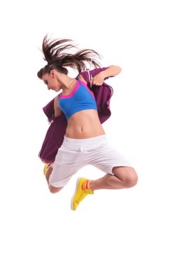 modern genç kadın dansçı atlama