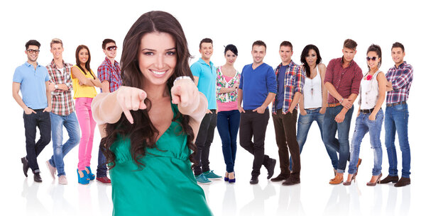 Случайная женщина выбирает тебя для своей команды
