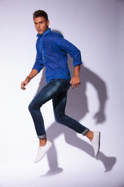 pozisyon yürüyüş atlama