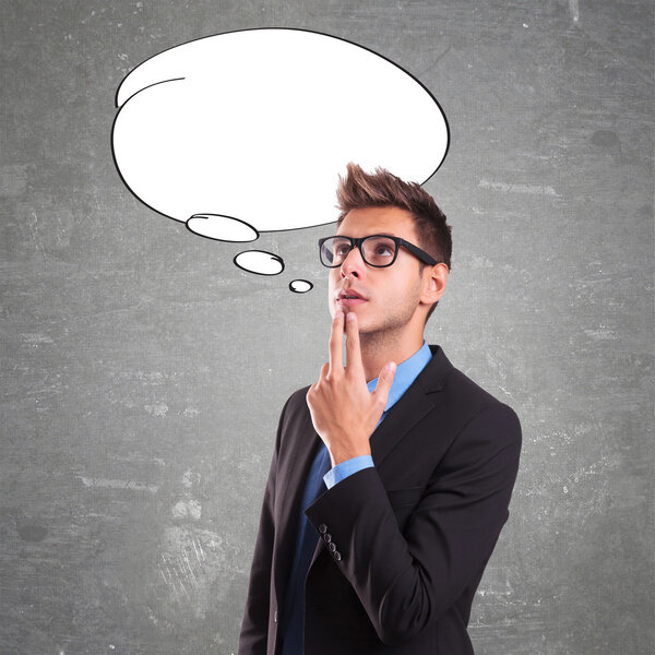 Бизнесмен, интересующийся вещами
