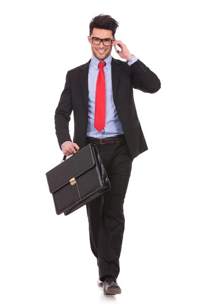 Homem com mala & no telefone — Fotografia de Stock